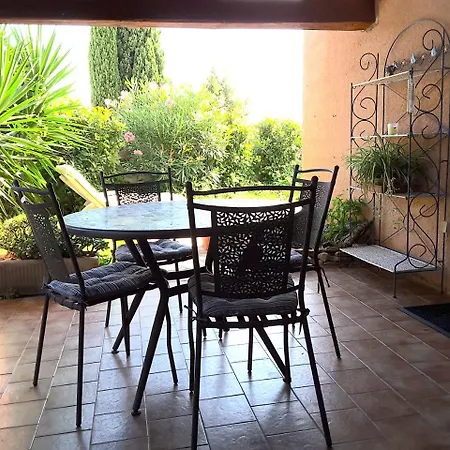 Apartmán T2 Dans Avec Jardin *